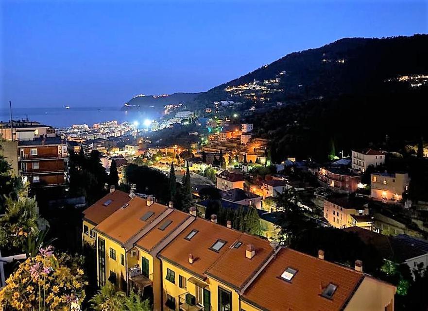 Exclusive Apartment Alassio With Sea View Eksteriør billede